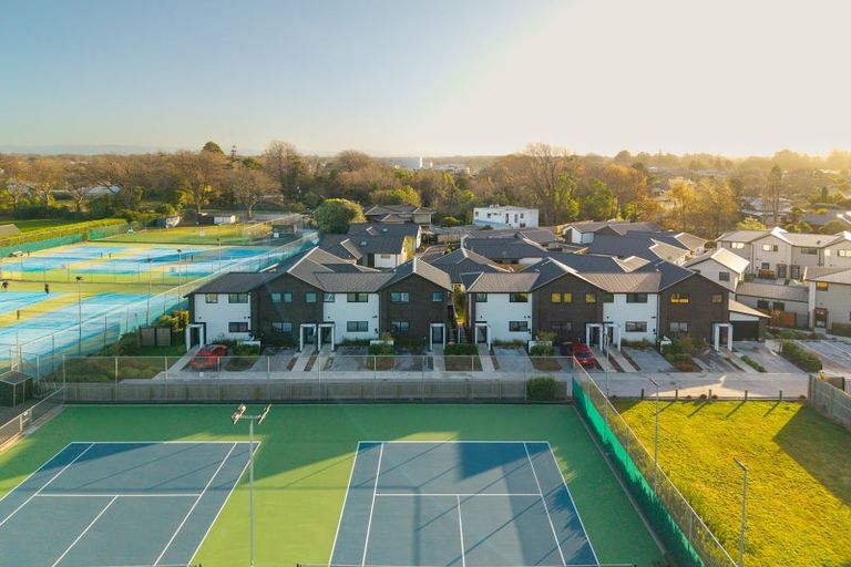 Photo of property in 4/8 Matata Place, Dallington, Christchurch, 8061