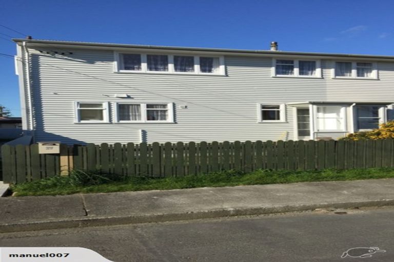 Photo of property in 17 Trevethick Grove, Woburn, Lower Hutt, 5010