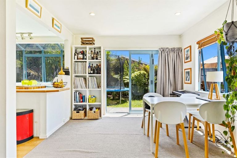 Photo of property in 111 Taikata Road, Te Atatu Peninsula, Auckland, 0610