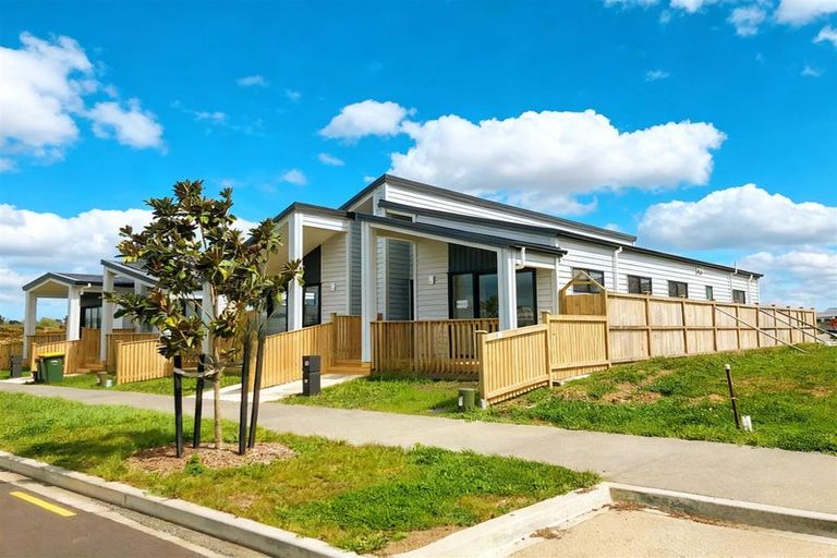 Photo of property in 15 Kaapehu Street, Karaka, 2578