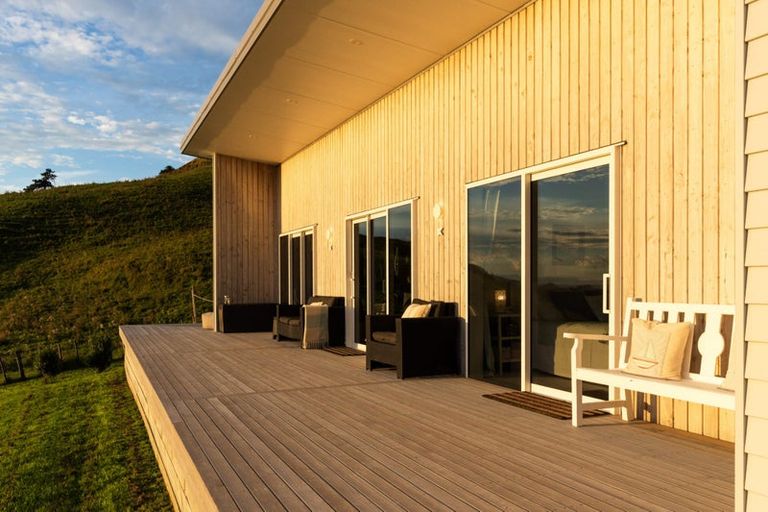 Photo of property in 225 Wheatstone Road, Wainui, Gisborne, 4073