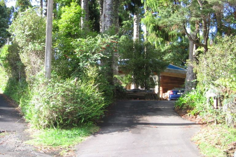 Photo of property in 44 Hollywood Avenue, Titirangi, Auckland, 0604