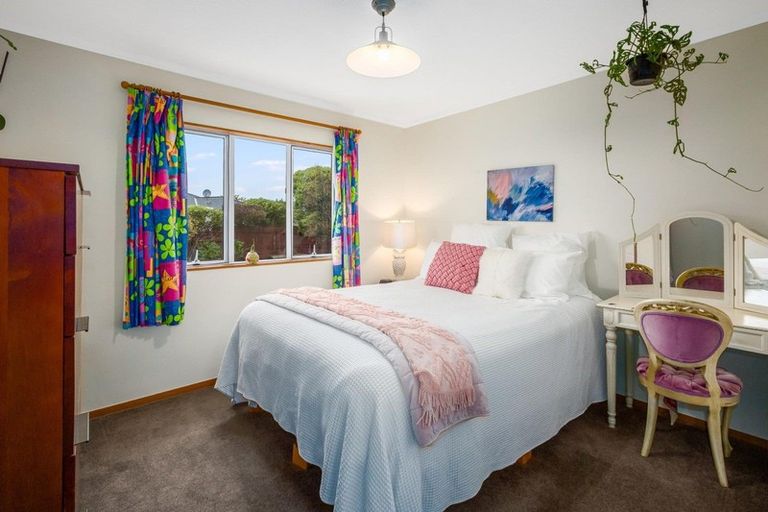 Photo of property in 2 Portage Place, Whitby, Porirua, 5024