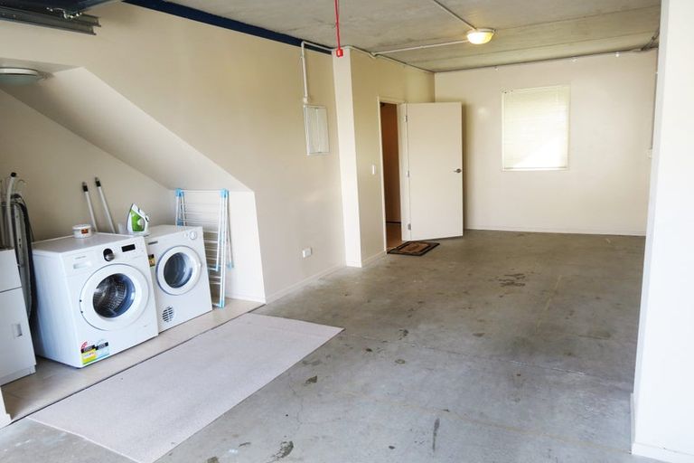 Photo of property in 57 Kirikiri Lane, East Tamaki, Auckland, 2013