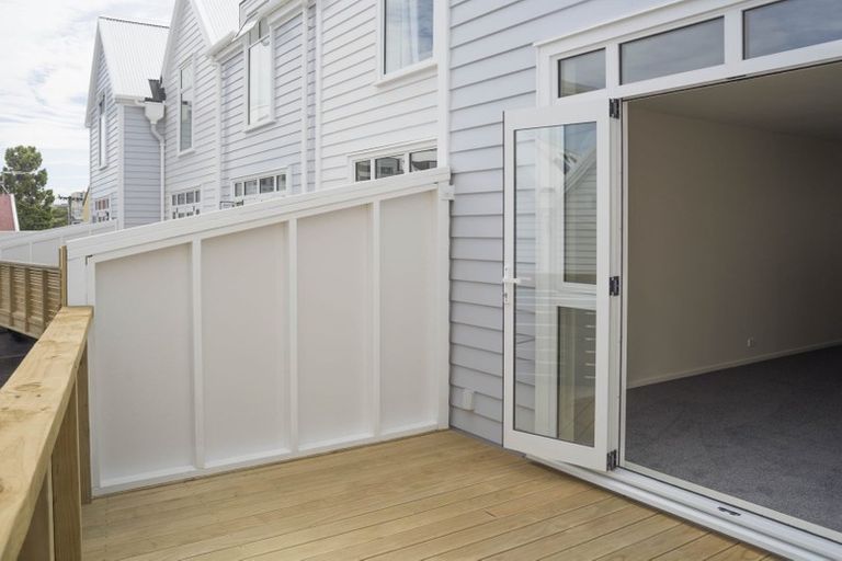 Photo of property in Pirie Street Townhouses, 28/35u Pirie Street, Mount Victoria, Wellington, 6011