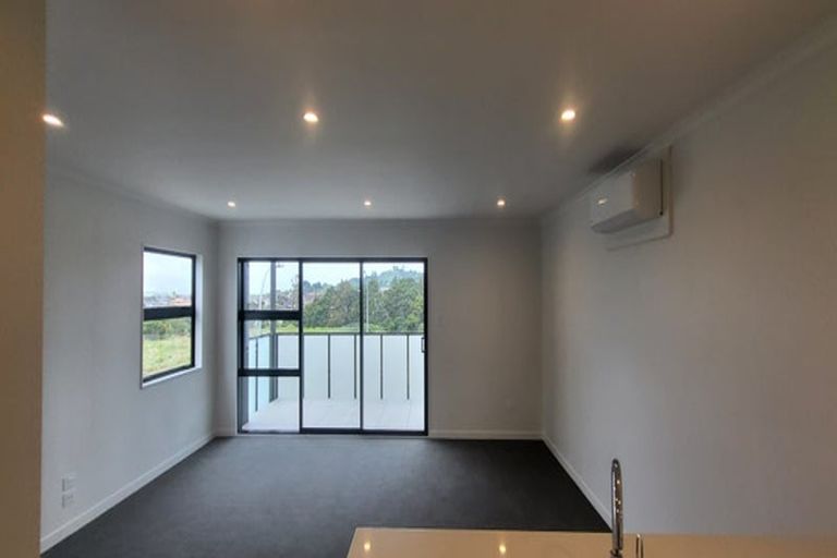 Photo of property in 103/28 Shortfin Place, Flat Bush, Auckland, 2019