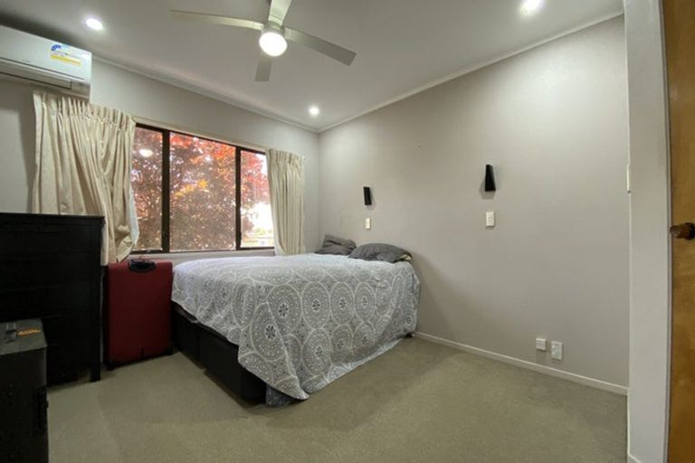 Photo of property in 33 Dianne Louise Drive, Half Moon Bay, Auckland, 2012