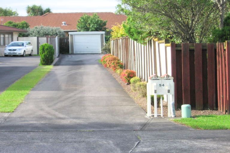 Photo of property in 1/54 Sunderlands Road, Half Moon Bay, Auckland, 2012