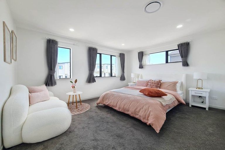 Photo of property in 4 Frontier Lane, Flat Bush, Auckland, 2019
