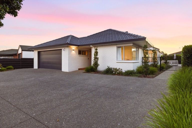 Photo of property in 34 Lotus Avenue, Mount Maunganui, 3116