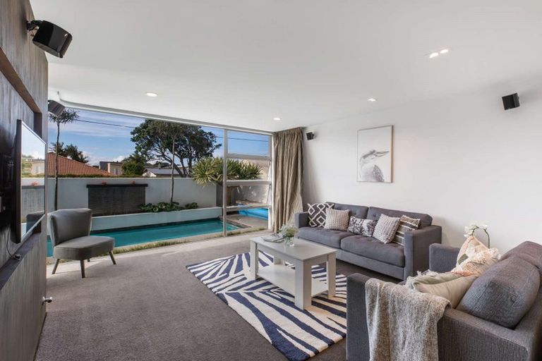 Photo of property in 76 Bay Street, Red Beach, 0932