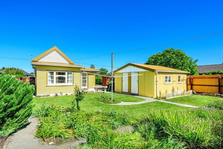 Photo of property in 36 Aorangi Road, Bryndwr, Christchurch, 8053