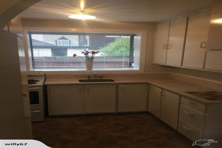 Photo of property in 12 Harkness Place, Avonhead, Christchurch, 8042