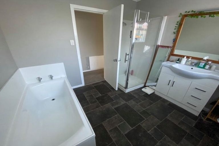 Photo of property in 43 Percival Road, Paraparaumu Beach, Paraparaumu, 5032