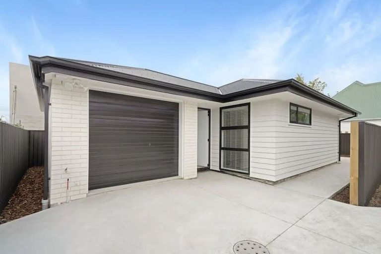 Photo of property in 11c Northcote Road, Northcote, Christchurch, 8052