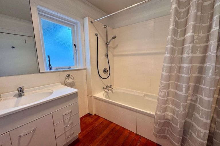 Photo of property in 1090 Paerata Road, Paerata, Drury, 2676