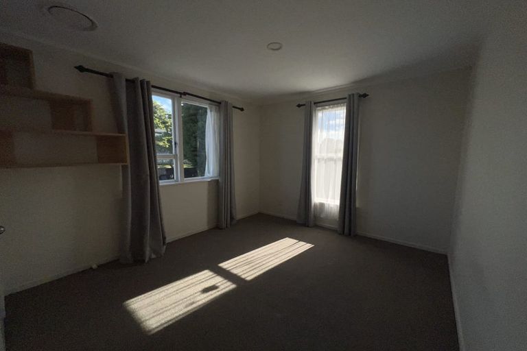 Photo of property in 47 Lysander Crescent, Beach Haven, Auckland, 0626