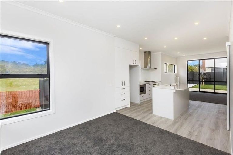 Photo of property in 1 Fitch Lane, Wallaceville, Upper Hutt, 5018