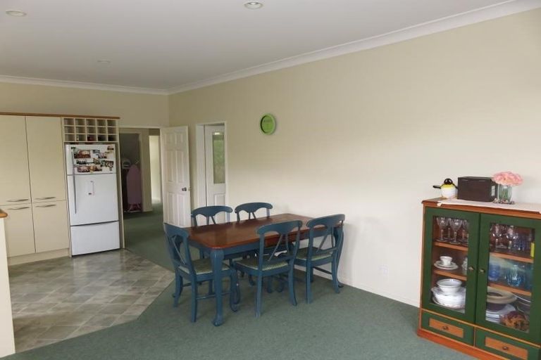 Photo of property in 43 Amesbury Drive, Churton Park, Wellington, 6037