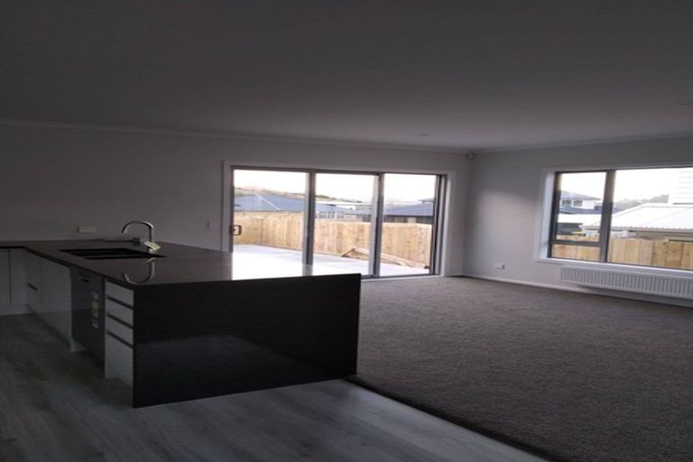 Photo of property in 18 Schooner Drive, Whitby, Porirua, 5024