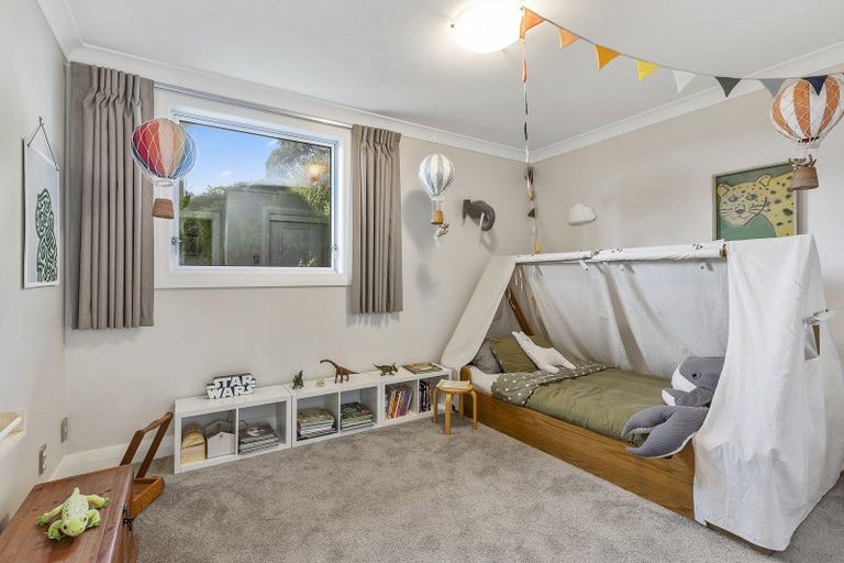 Photo of property in 118 Sutherland Road, Melrose, Wellington, 6023