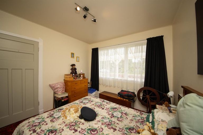 Photo of property in 37 Station Road, Marton, 4710