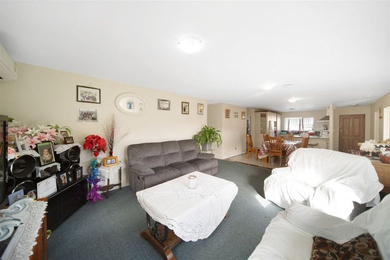 Photo of property in 33 Lachlan Place, Favona, Auckland, 2024