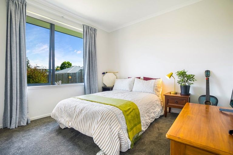 Photo of property in 5 St Julia Court, Helensville, 0800