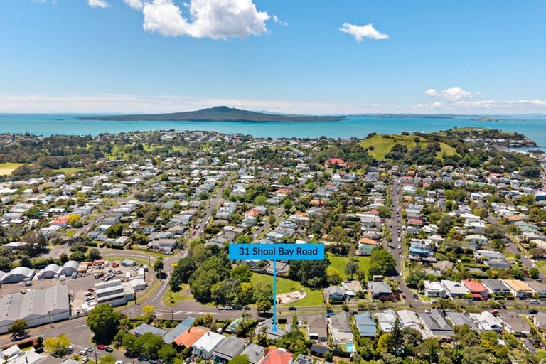 Photo of property in 31 Shoal Bay Road, Devonport, Auckland, 0624