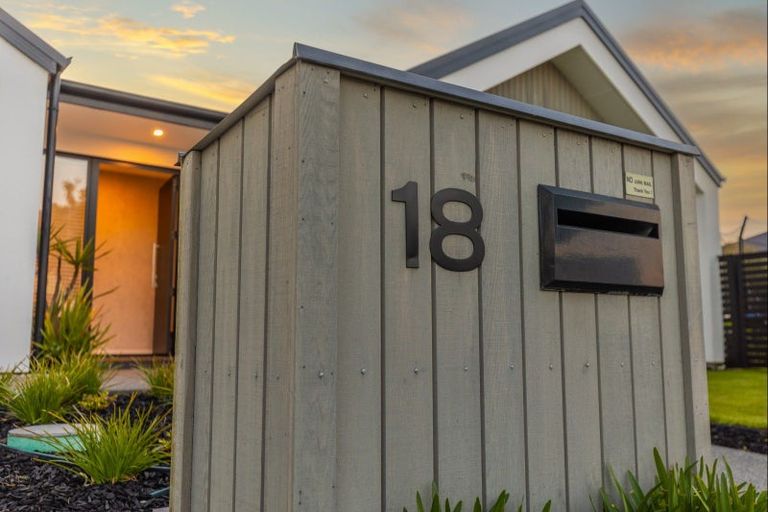 Photo of property in 18 Karere Avenue, Marshland, Christchurch, 8083