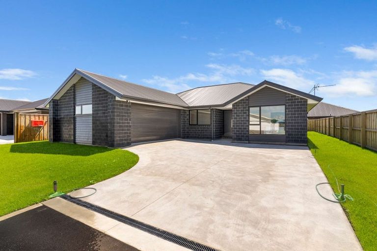 Photo of property in 3 Finstock Way, Rolleston, 7614