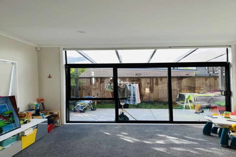 Photo of property in 2 Rarahu Road, Hobsonville, Auckland, 0616