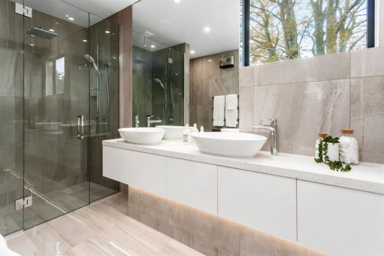 Photo of property in 1b Wood Lane, Fendalton, Christchurch, 8014