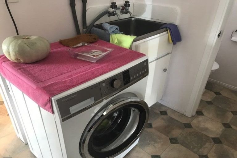 Photo of property in 2/20 Royston Street, Rosehill, Papakura, 2113
