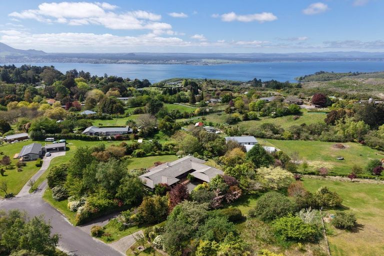 Photo of property in 14 Glen Mohr, Acacia Bay, Taupo, 3385