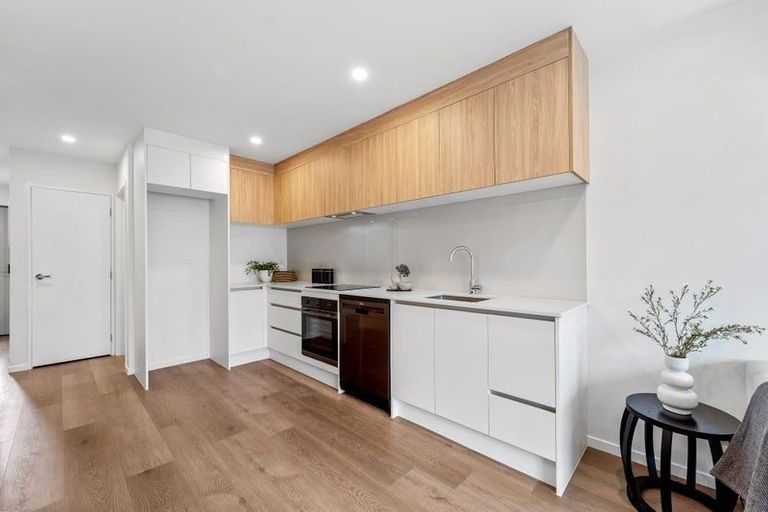 Photo of property in 361 Glengarry Road, Glen Eden, Auckland, 0602