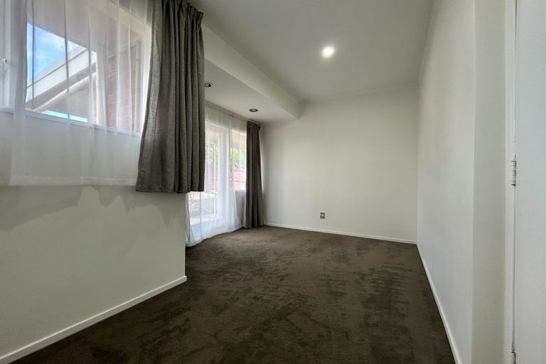 Photo of property in 203 Don Buck Road, Massey, Auckland, 0614