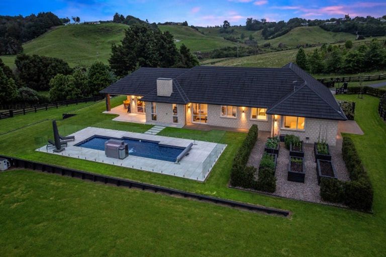 Photo of property in 280 Hunter Road, Patumahoe, Pukekohe, 2679
