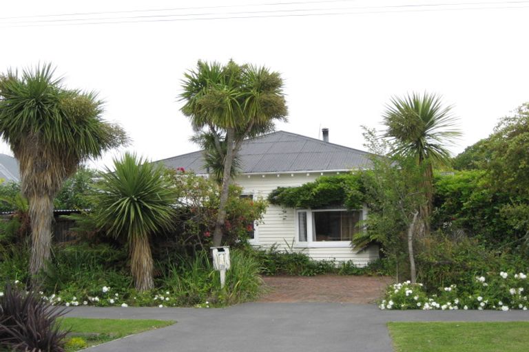 Photo of property in 235 Geraldine Street, Edgeware, Christchurch, 8013
