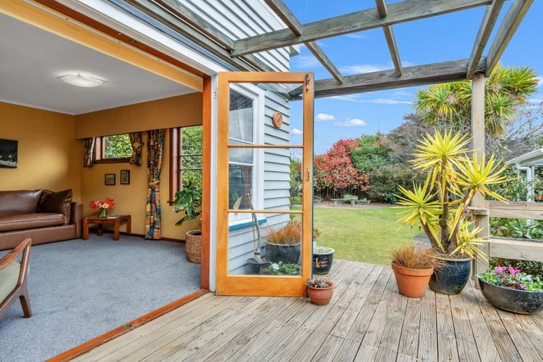 Photo of property in 2 Davidson Street, Glenholme, Rotorua, 3010