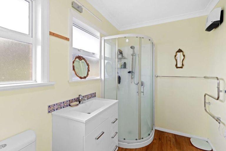 Photo of property in 10 Tawa Street, Levin, 5510