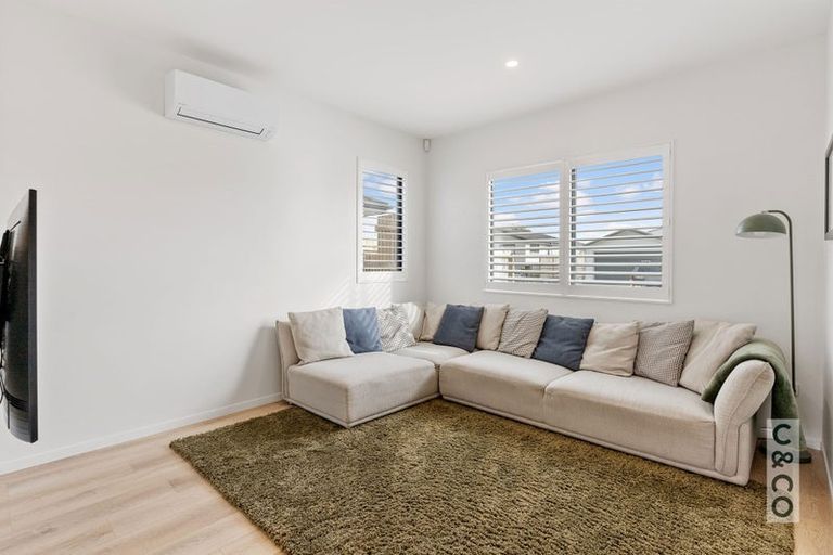Photo of property in 12 Paihere Street, Huapai, Kumeu, 0810