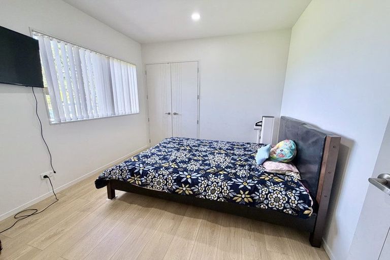 Photo of property in 547 Great South Road, Rosehill, Papakura, 2113