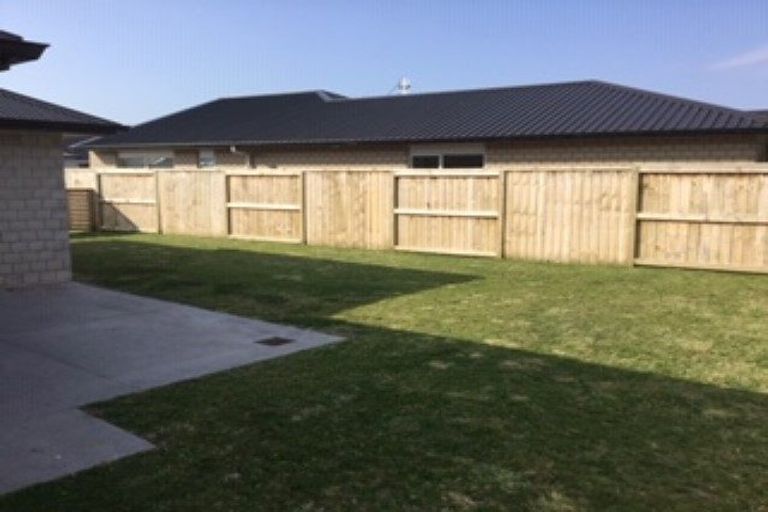 Photo of property in 49 Kahuparere Crescent, Pyes Pa, Tauranga, 3112