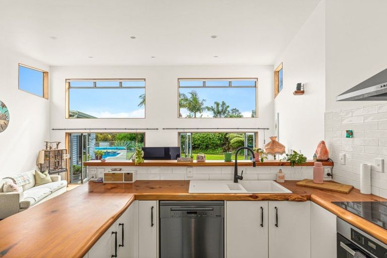 Photo of property in 26 Mccallum Drive, Sandspit, Warkworth, 0982