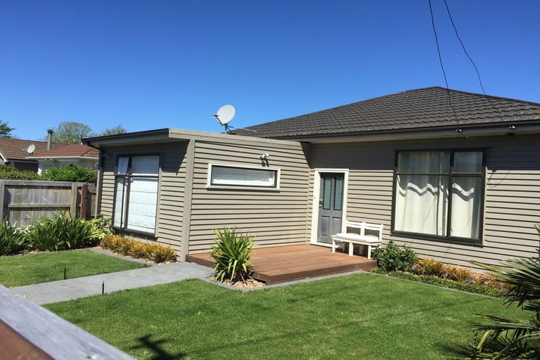 Photo of property in 16 Lees Road, Strowan, Christchurch, 8052