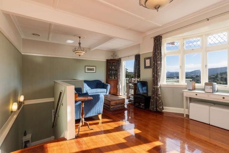 Photo of property in 25 Rangoon Street, Khandallah, Wellington, 6035