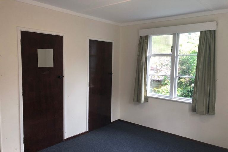 Photo of property in 24 Victory Avenue, Karori, Wellington, 6012