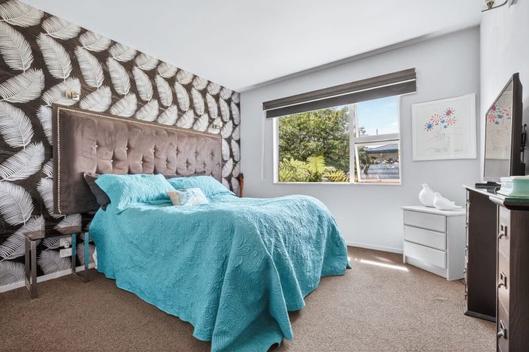 Photo of property in 2/35 Fairview Terrace, Waipahihi, Taupo, 3330