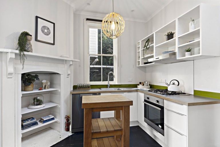 Photo of property in 397 Karaka Bay Road, Karaka Bays, Wellington, 6022